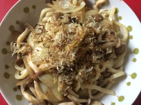 冷凍うどんで！塩昆布入り焼きうどん